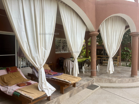 Voir photo 2 annonce V104NGP