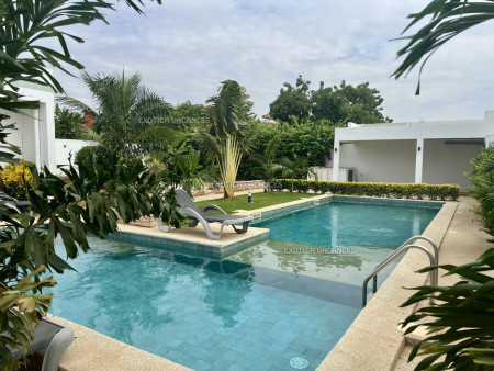 Voir photo 2 annonce V036SO